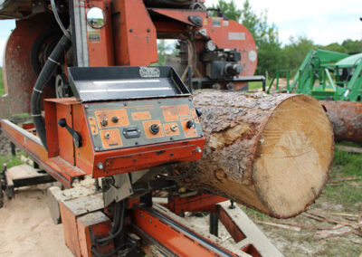 Première coupe du moulin à scie mobile